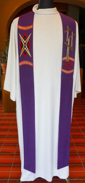 Priesterstola violett, mit abstrakter Symbolik