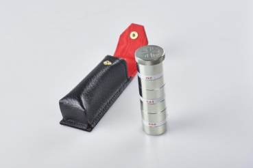 3 verschraubte Ölgefäße in Etui