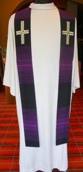 violett/schwarze Priesterstola