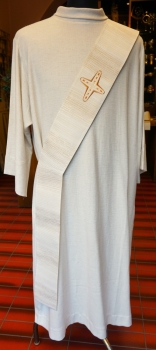 Diakonstola, eingewobenes Kreuz