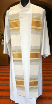 cremefarbene Außenstola, Querstreifen