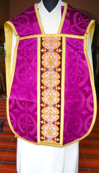 römische violette Casel, Gobelinstickerei