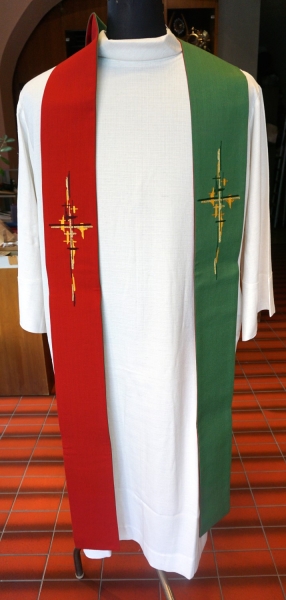 Wendestola rot/grün, gesticktes Kreuz