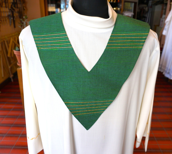 Lektorenkragen grün, Breite ca 12,5 cm