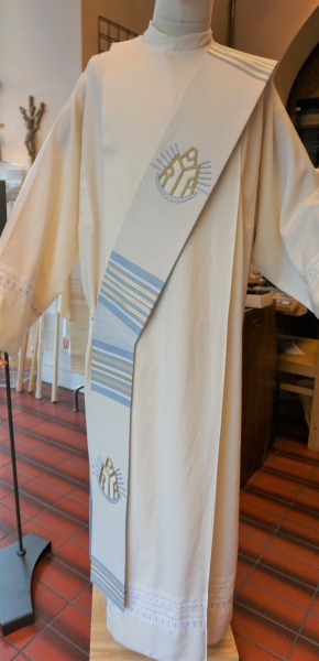 Mariendiakonstola mit 2 Marienzeichen