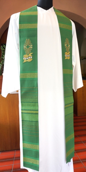 Priesterstola mit gestickten Symbolen