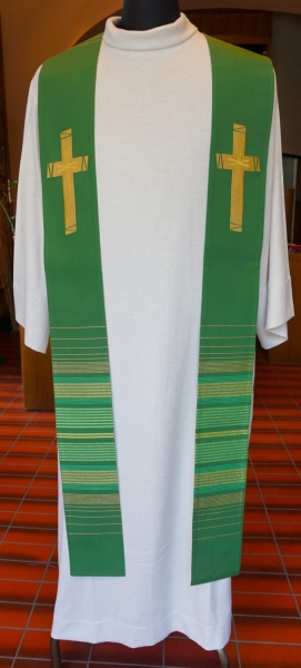 Stola grün, eingewobene Kreuze