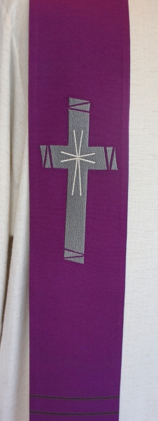Priesterstola violett mit Kreuz