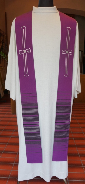 Priesterstola, violett mit Bestickung